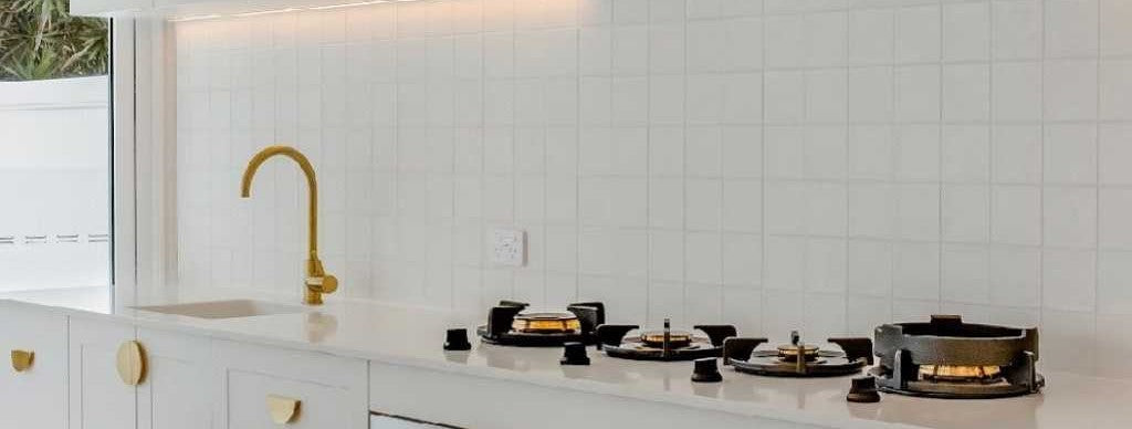 easy cleaning kitchen splashbacks